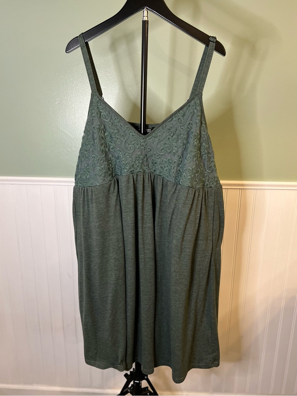 BloomChic Olive Green Soft Chemise nightgown w/adj Straps & pockets. Size 18/20